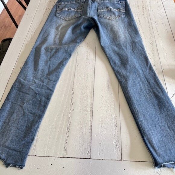 MUDD Light Wash Distressed Jeans - Picture 4 of 5